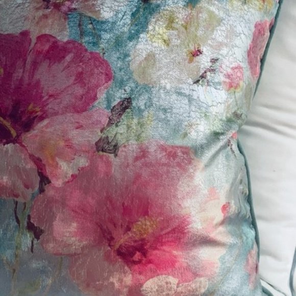 (2) Dazzling Chic Elegant Green Metallic Floral Throw Pillows - Picture 4 of 4